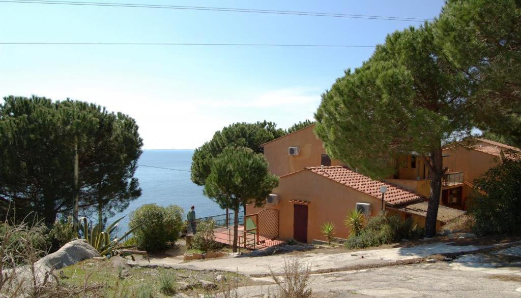 Residence La Calle Isola D'Elba Eksteriør billede